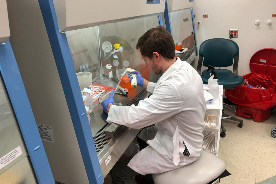Graduate student James McCann used cutting-edge methodologies to characterize various endothelial cells. (Photo by Josh Barney, UVA Health System)